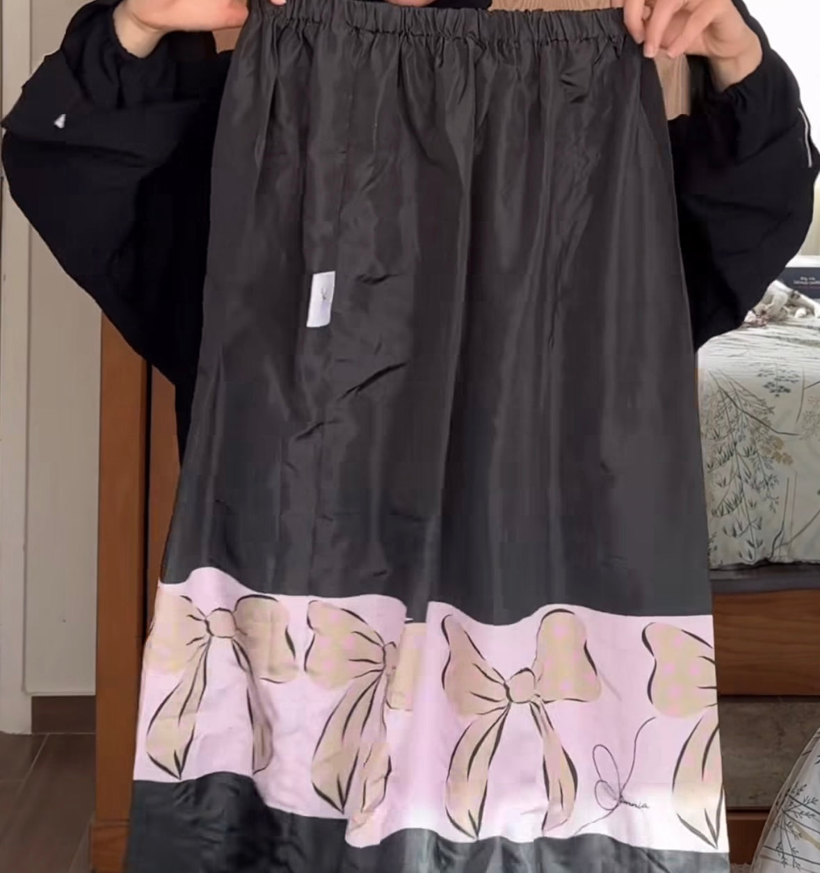 معكًِ إينما كنتِ Skirt