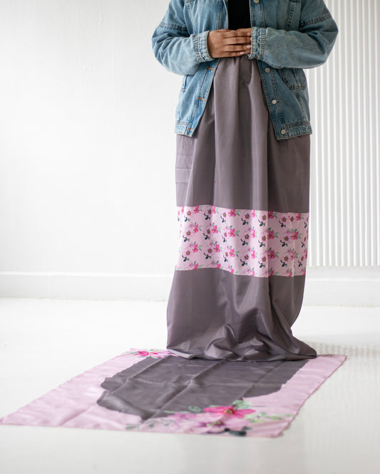 معكًِ إينما كنتِ Skirt